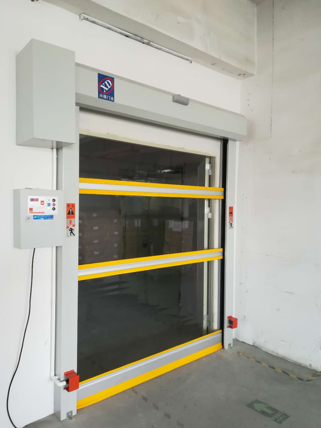 佛山高速卷簾門溫度過高的原因是什么？該如何呢？